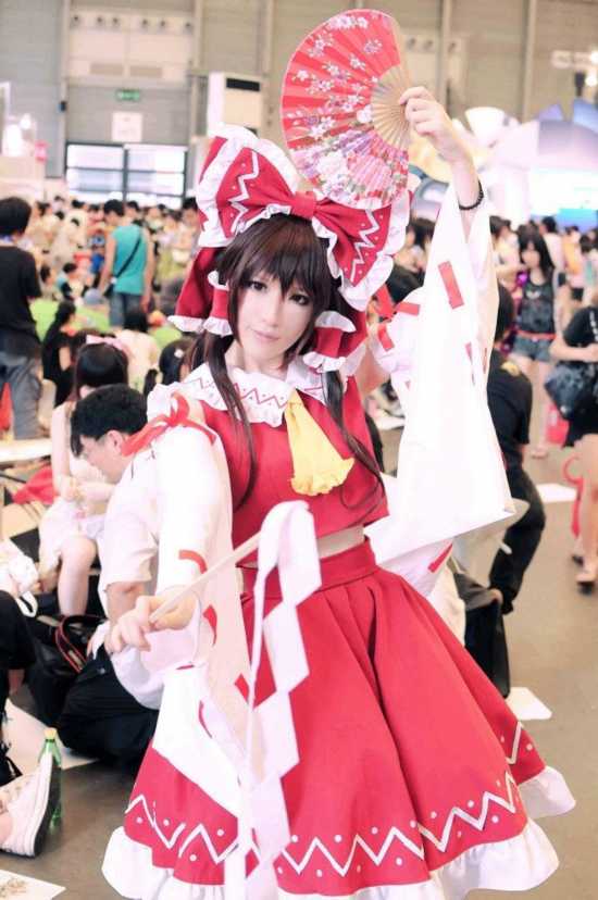 博丽灵梦 灵梦 东方 cos  cosplay 萌妹 萌娘