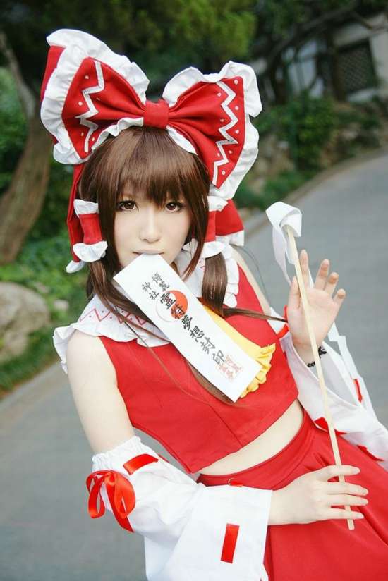 博丽灵梦 灵梦 东方 cos  cosplay 萌妹 萌娘